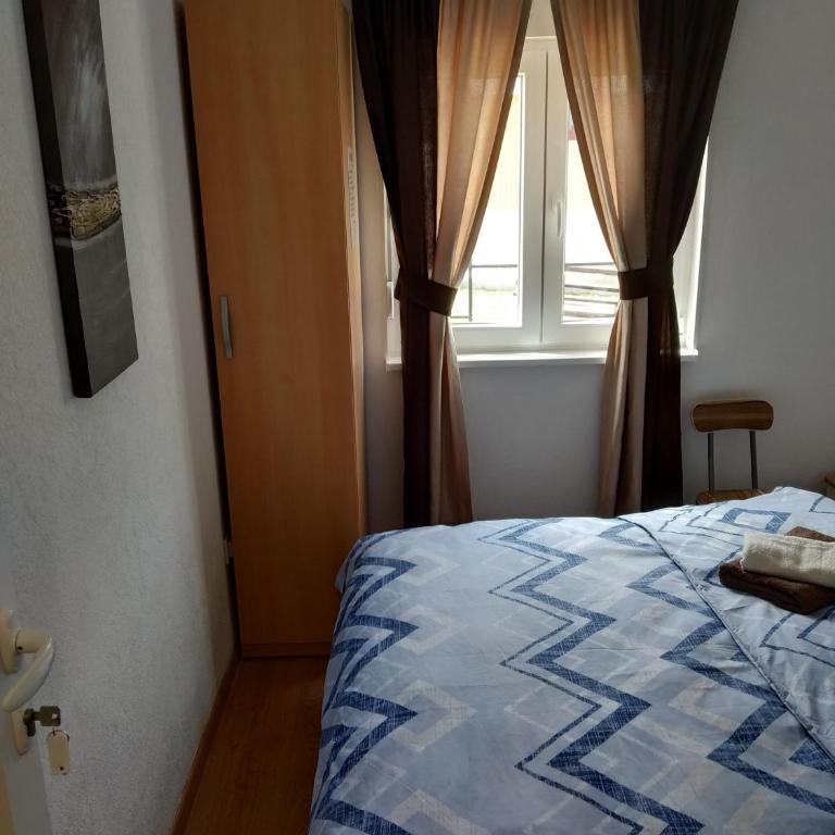 Guest House RG - Dvokrevetna Soba sa Bračnim Krevetom i Zajedničkim Toaletom - 6