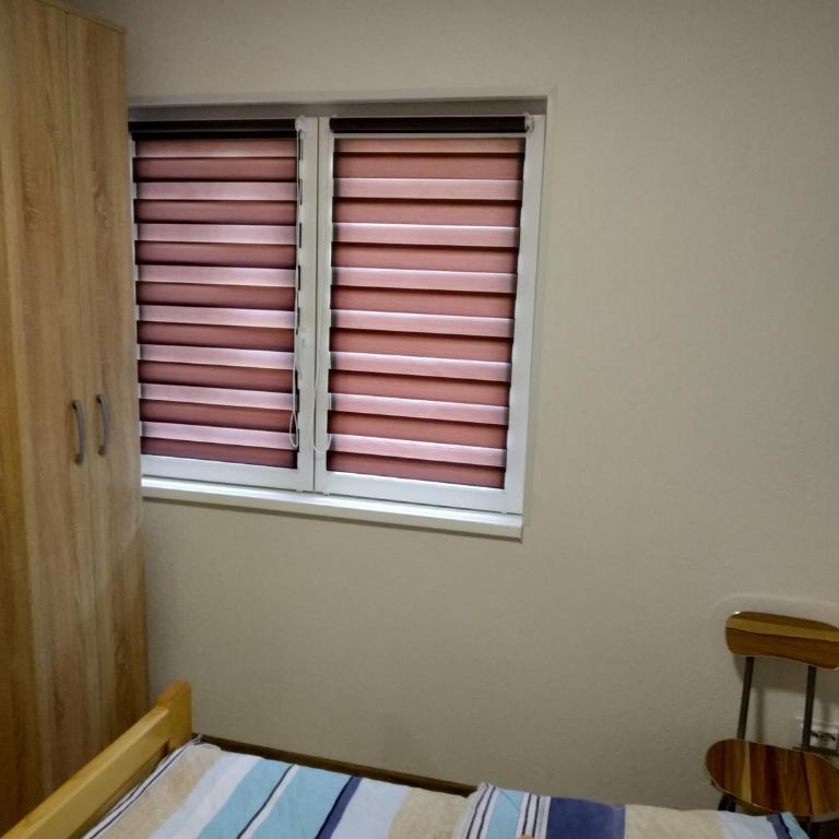 Guest House RG - Dvokrevetna Soba sa Bračnim Krevetom i Zajedničkim Toaletom - 7