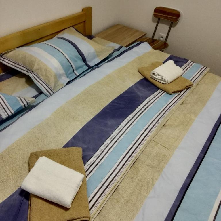 Guest House RG - Dvokrevetna Soba sa Bračnim Krevetom i Zajedničkim Toaletom - 9