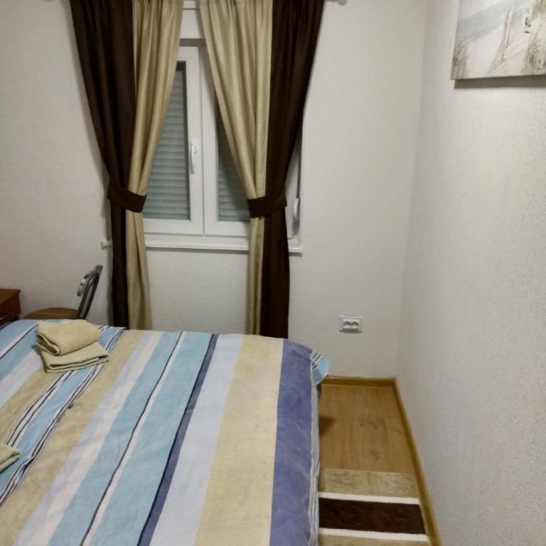 Guest House RG - Dvokrevetna Soba sa Bračnim Krevetom i Zajedničkim Toaletom - 11