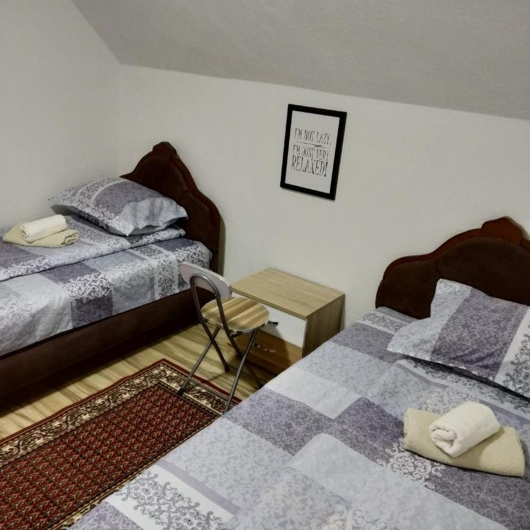 Guest House RG - Dvokrevetna Soba sa Zasebnim Krevetima i Zajedničkim Toaletom - 2