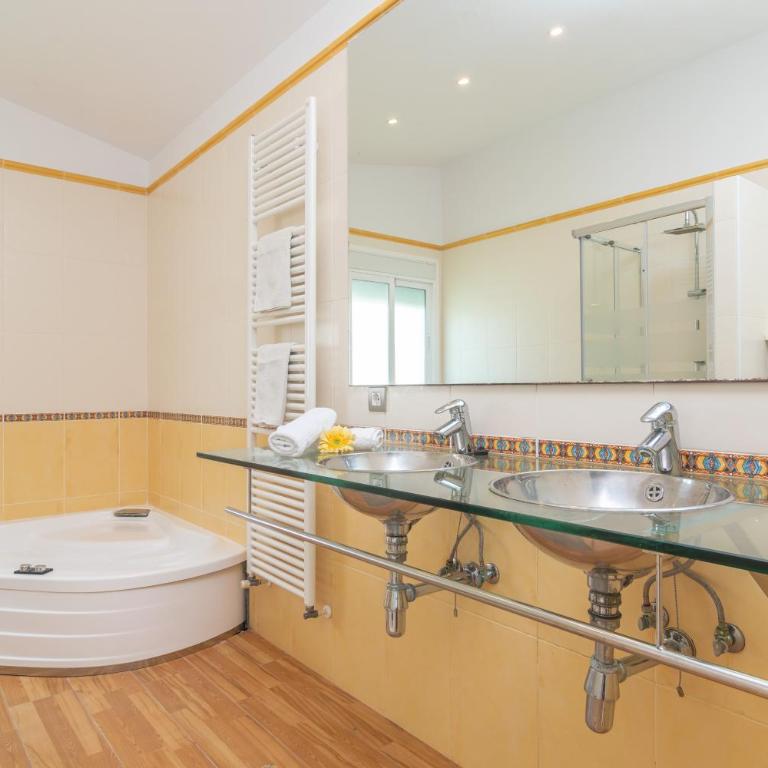 Romaní - Three-Bedroom Chalet - 20