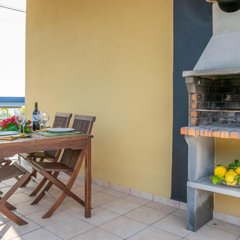 Romaní - Three-Bedroom Chalet - 33