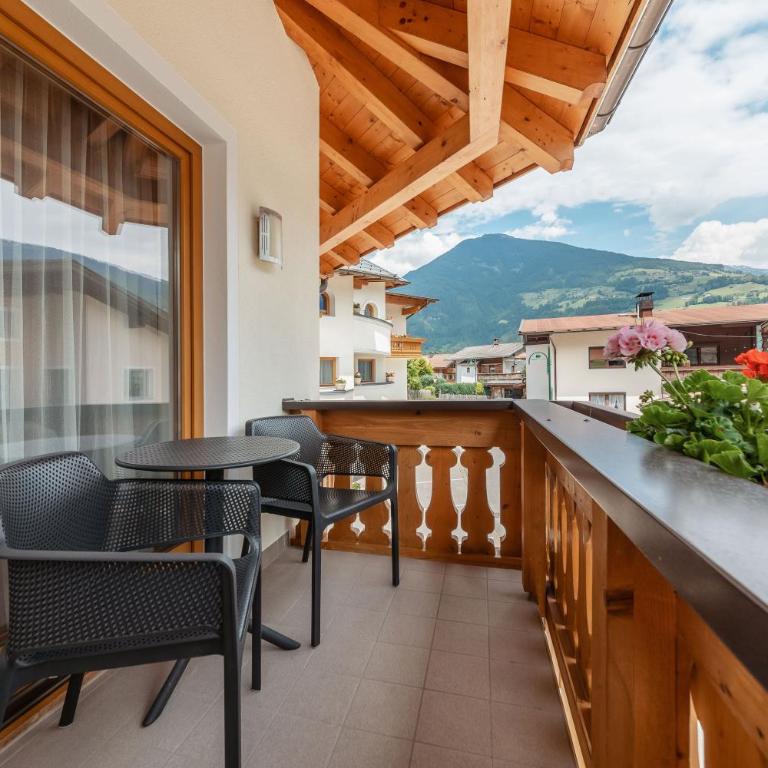 Kräuterhotel Hochzillertal - Superior Dreibettzimmer - 2