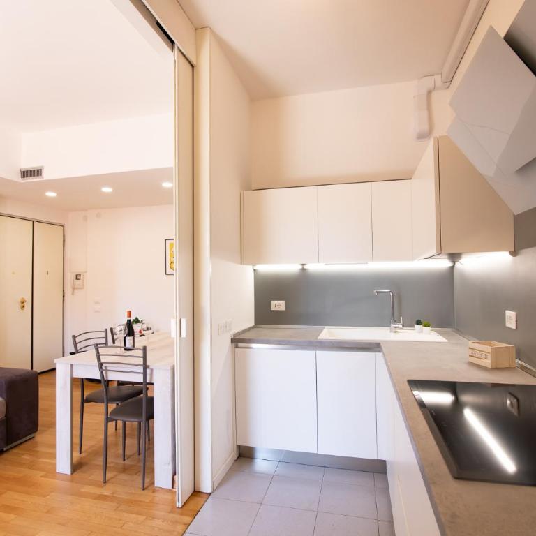 Relais Emilei - Three-Bedroom Apartment - 11