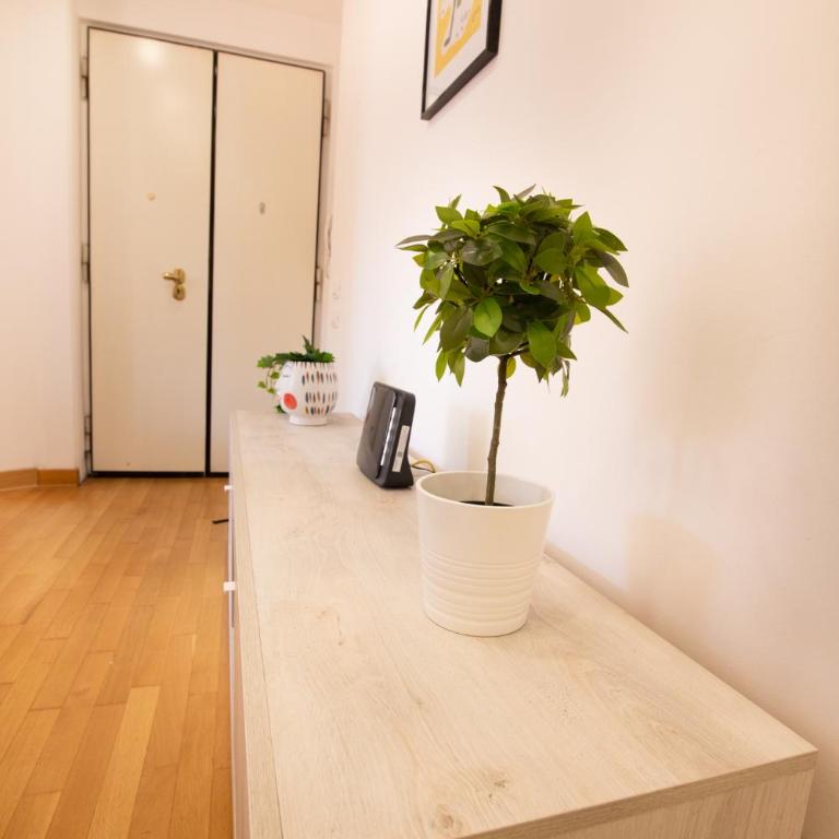 Relais Emilei - Three-Bedroom Apartment - 10