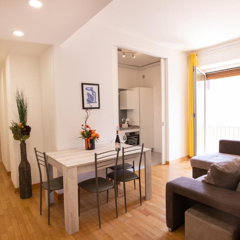 Relais Emilei - Three-Bedroom Apartment - 9