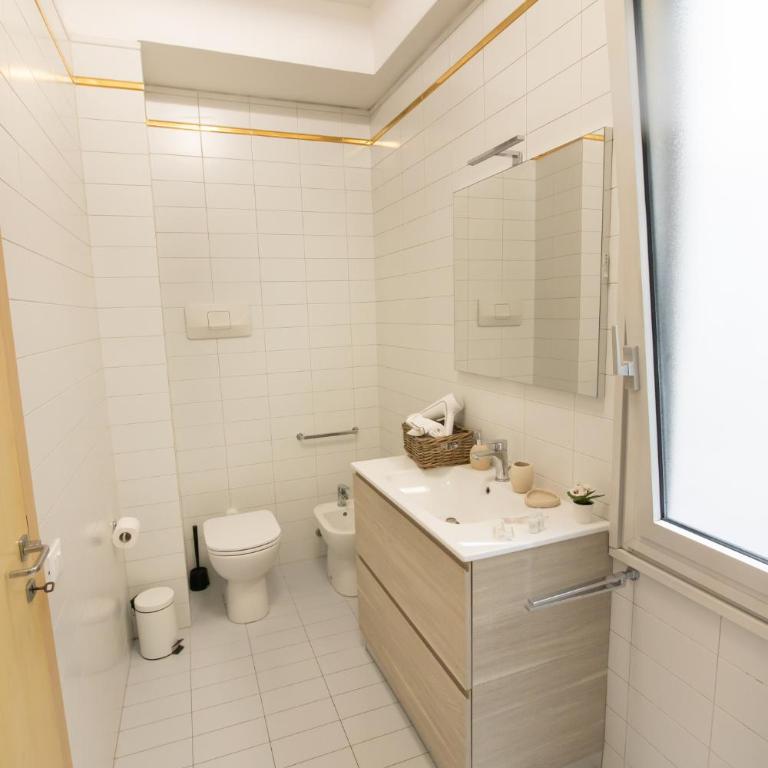 Relais Emilei - Three-Bedroom Apartment - 33