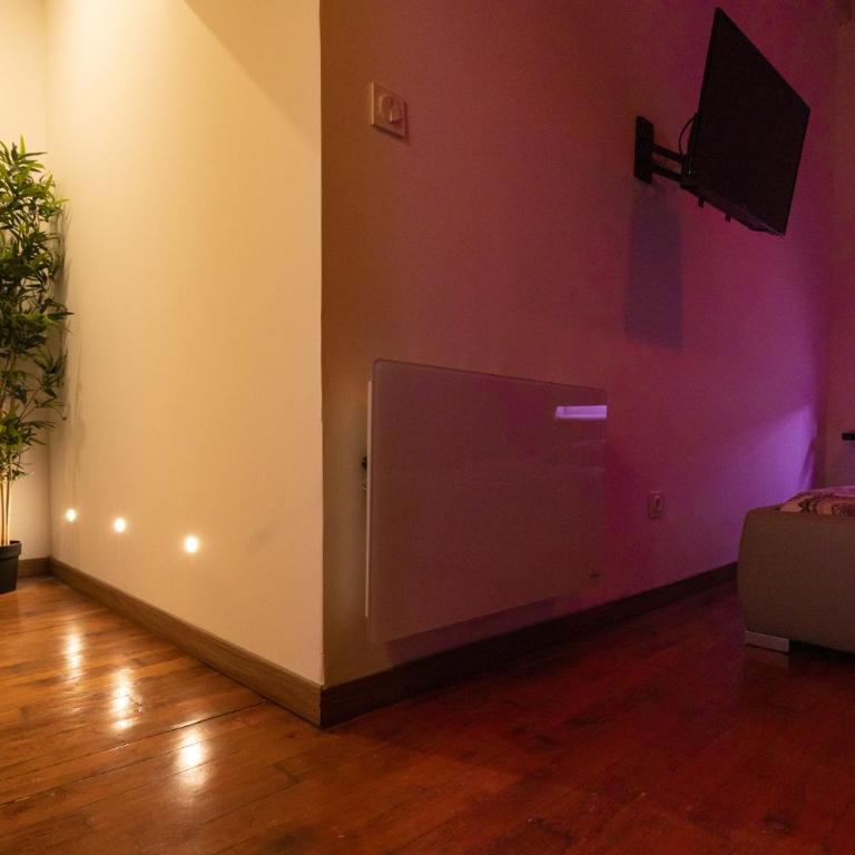 LX203 Suite romantique jacuzzi privé - Love Room - Appartamento Deluxe con 1 Camera da Letto - 8