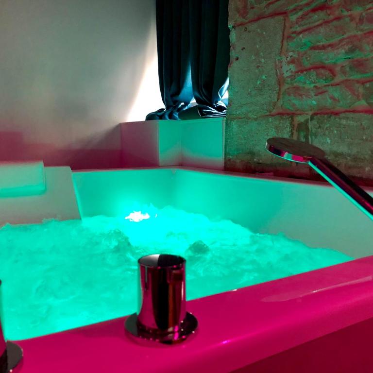 LX203 Suite romantique jacuzzi privé - Love Room - Appartamento Deluxe con 1 Camera da Letto - 13