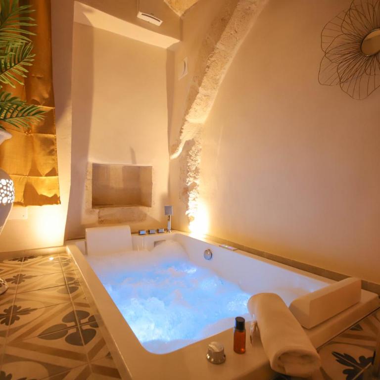 Suite Terracielo - Camera King con Vasca Idromassaggio - 7