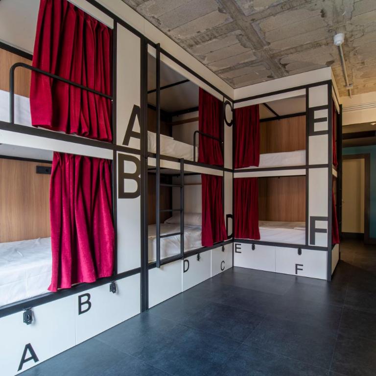 The Central House Madrid Lavapiés - Cama individual en habitación compartida prémium de 6 camas - 2