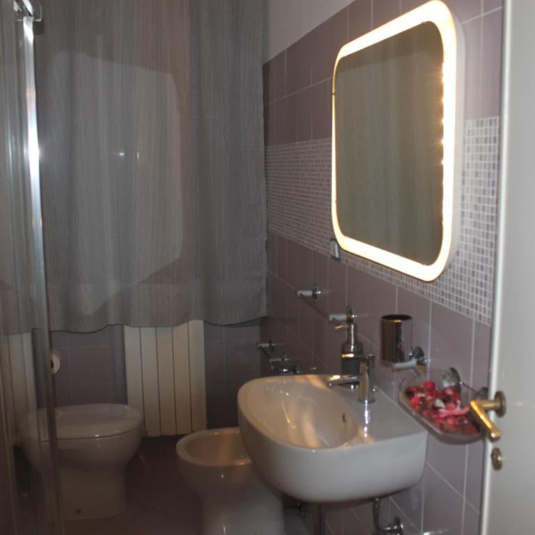 Casa Giulia - Camera Tripla con Bagno in Comune - 2