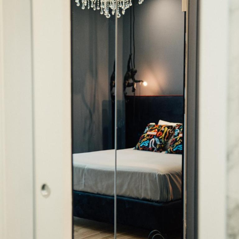Aron Only Suites Bed and Breakfast - Camera Matrimoniale con Balcone - 12