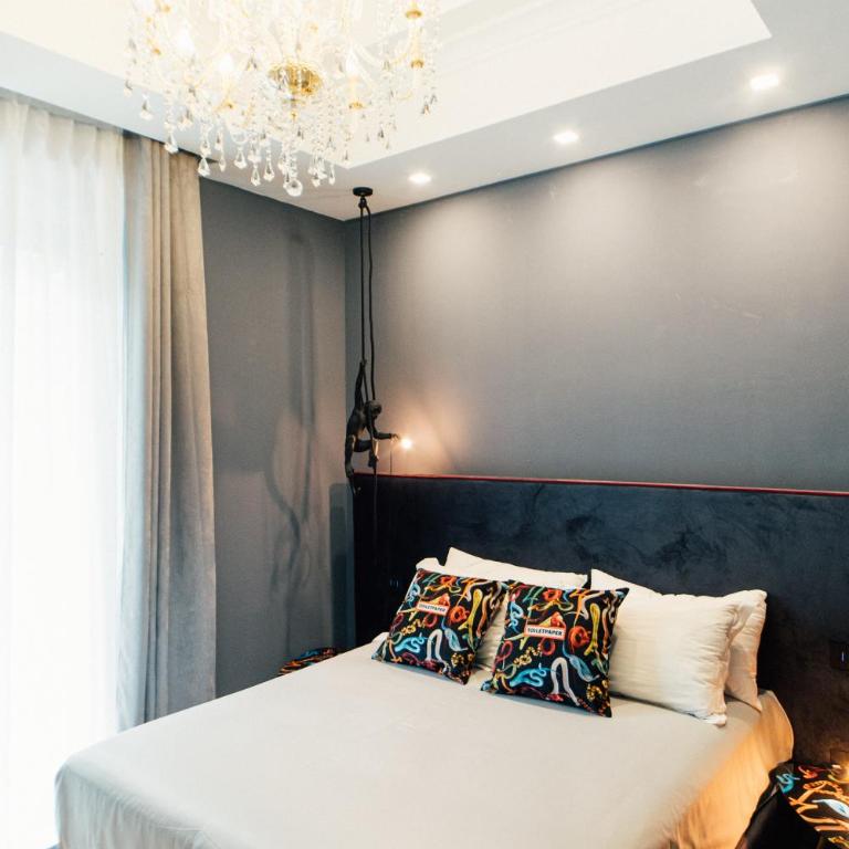 Aron Only Suites Bed and Breakfast - Camera Matrimoniale con Balcone - 13