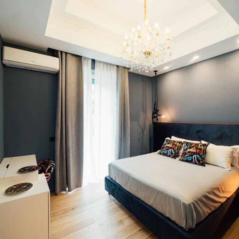 Aron Only Suites Bed and Breakfast - Camera Matrimoniale con Balcone - 9