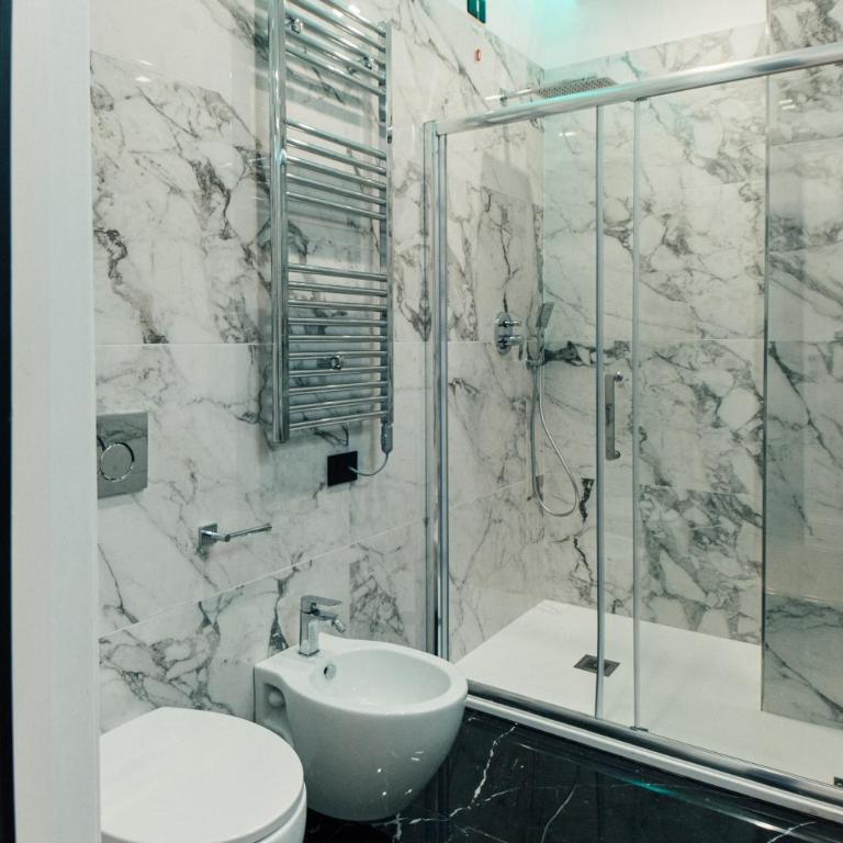Aron Only Suites Bed and Breakfast - Camera Matrimoniale con Balcone - 15