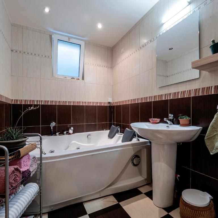 Casa al mare Petrovac, Montenegro - Apartman sa 2 Spavaće Sobe - 15