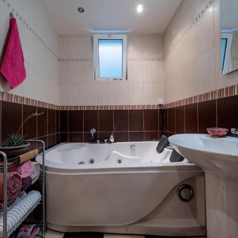Casa al mare Petrovac, Montenegro - Apartman sa 2 Spavaće Sobe - 31