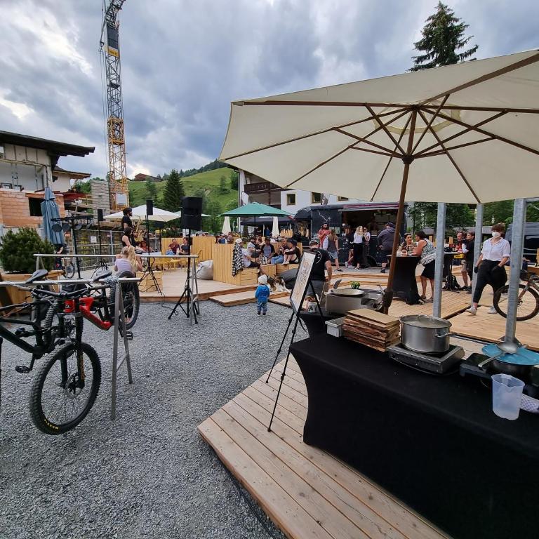 SKILL Mountain Lodge - Ski und Bike Hostel im Sommer mit JOKER CARD - Doppelzimmer mit eigenem Bad - 19