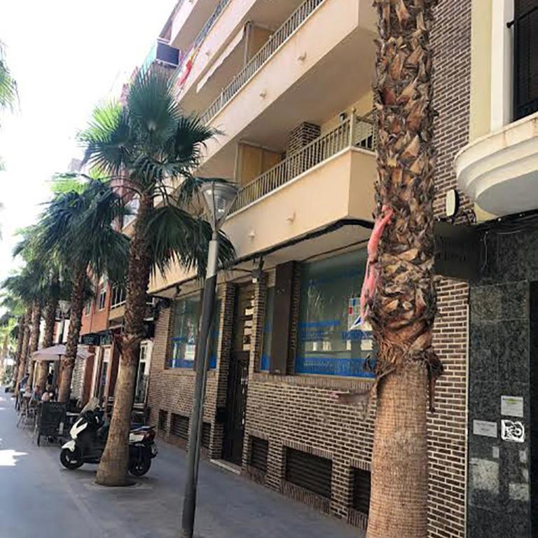 PISO CENTRO CIUDAD CLUB NAUTICO - Apartamento de 3 dormitorios - 4
