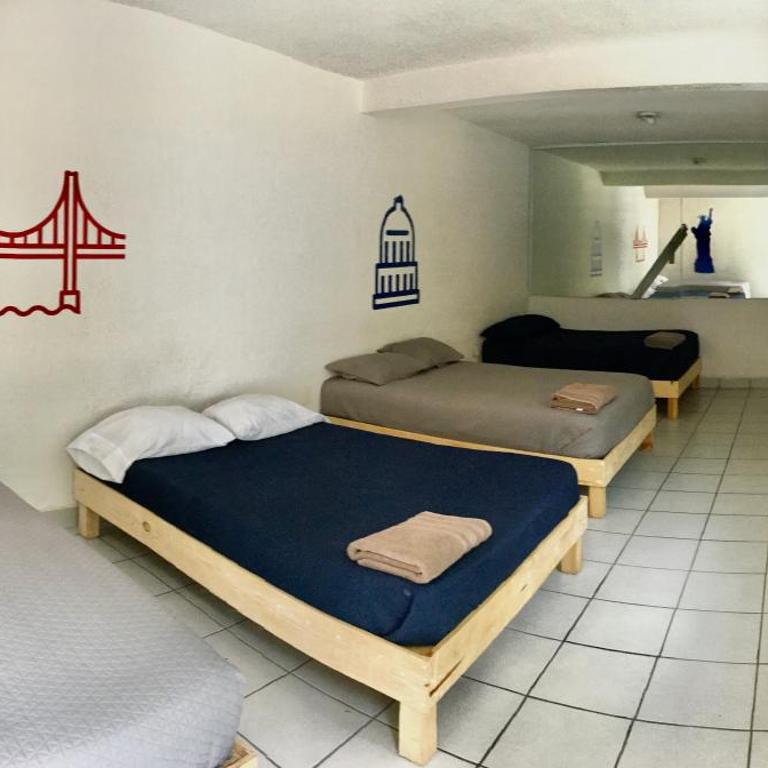 Casa Internacional Querétaro - Quadruple Room - 1