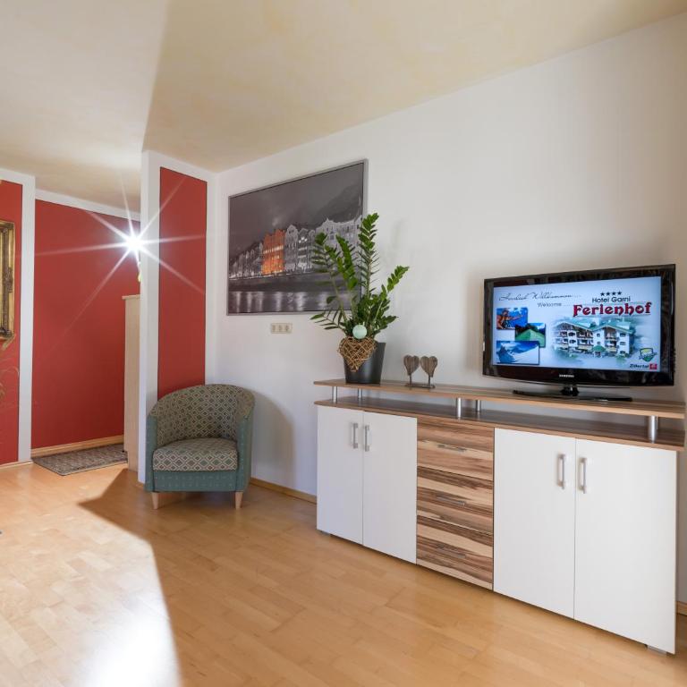 Hotel Garni Ferienhof - Deluxe Suite mit Terrasse - 5