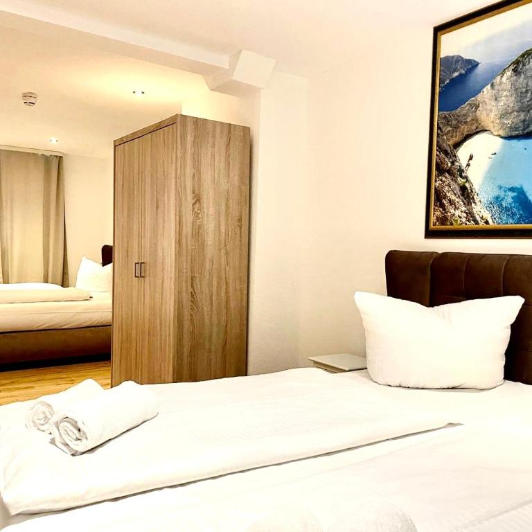 Anker Self-Check-In Hotel - Vierbettzimmer - 8