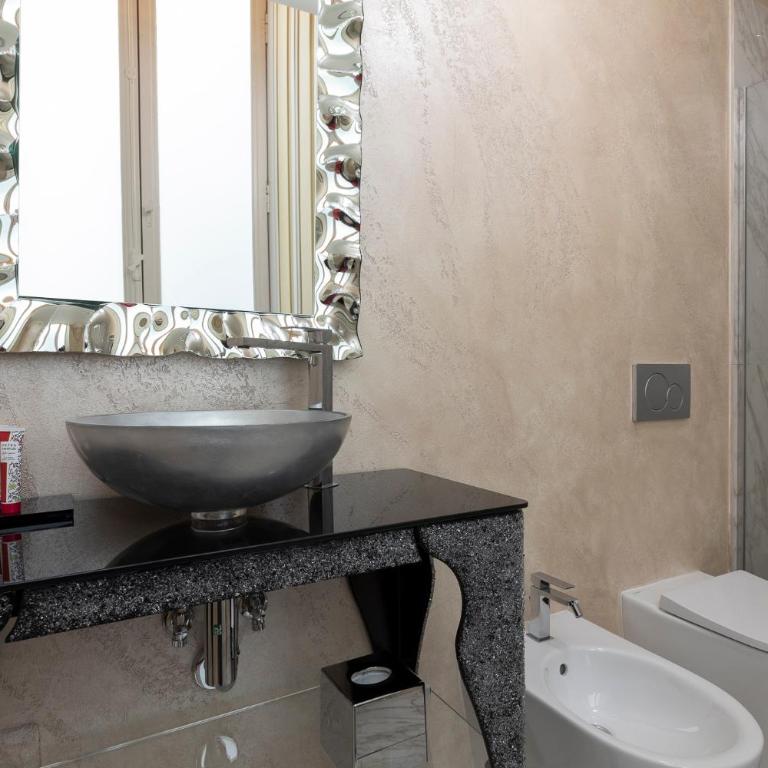 Luxury Liberty House - VILLA & SPA - Camera Matrimoniale/Doppia con Letti Singoli con Balcone - 6