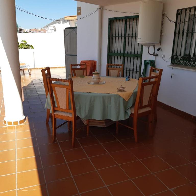 Magnífico apartamento con terraza 100 metros, vistas al mar y a 3 min de la playa andando - Apartamento de 3 dormitorios - 10