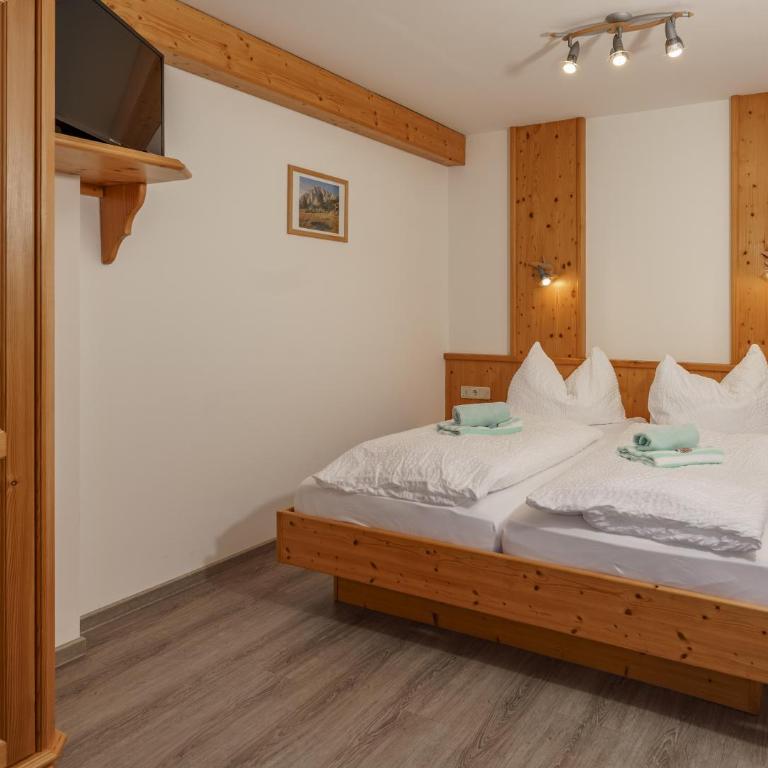 Cafe Pension Kitzer - Comfort Vierbettzimmer - 6