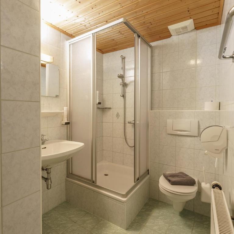 Cafe Pension Kitzer - Großes Doppelzimmer - 5