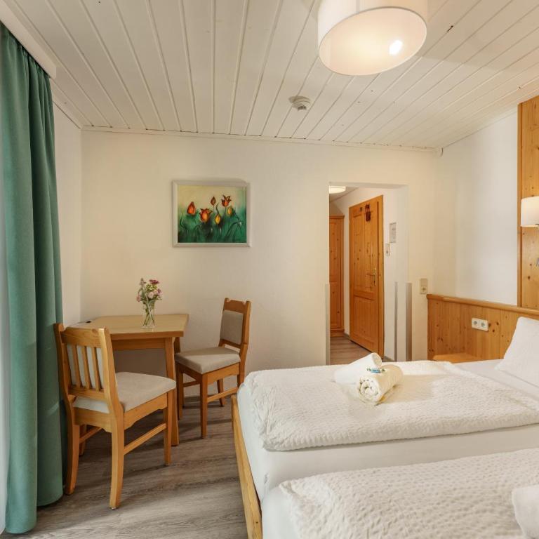 Cafe Pension Kitzer - Standard Doppelzimmer - 2