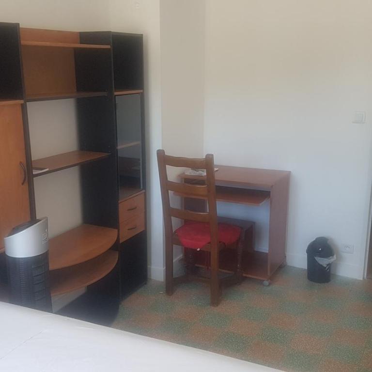 NEW CHEAP PRIVATE ROOM, KITCHEN , OVERWIEUW sea,TRAM on spot, 12 minutes from nice train station with tram , beach in 17 min tram , CHAMBRE PRIVÉE pas cher, cuisine équipée , tram sur place, APERÇU mer, 12 min de la gare de Nice avec le tram, 17 min plage - Habitación Doble - 1
