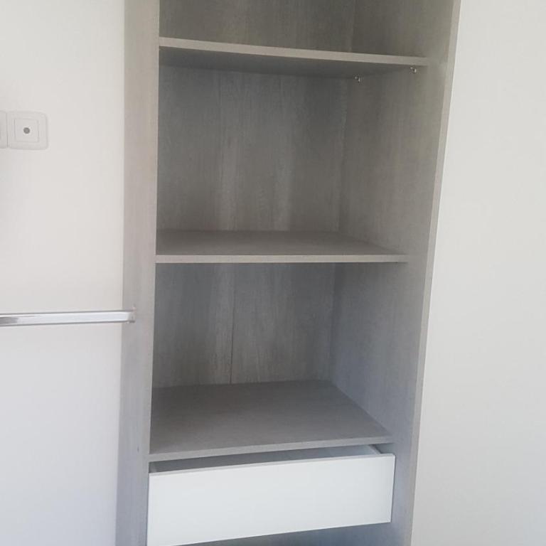NEW CHEAP PRIVATE ROOM, KITCHEN , OVERWIEUW sea,TRAM on spot, 12 minutes from nice train station with tram , beach in 17 min tram , CHAMBRE PRIVÉE pas cher, cuisine équipée , tram sur place, APERÇU mer, 12 min de la gare de Nice avec le tram, 17 min plage - Habitación Doble - 1