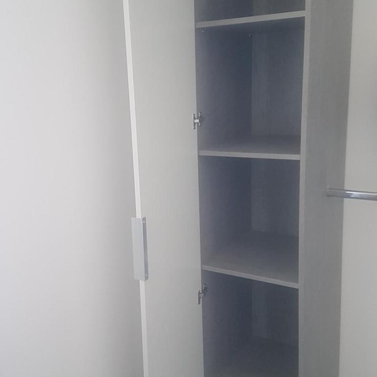 NEW CHEAP PRIVATE ROOM, KITCHEN , OVERWIEUW sea,TRAM on spot, 12 minutes from nice train station with tram , beach in 17 min tram , CHAMBRE PRIVÉE pas cher, cuisine équipée , tram sur place, APERÇU mer, 12 min de la gare de Nice avec le tram, 17 min plage - Habitación Doble - 2