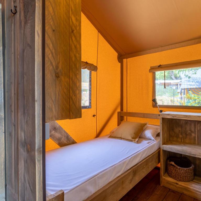 Village & Glamping Riva Blu - Großes Zelt mit Seeblick - 5