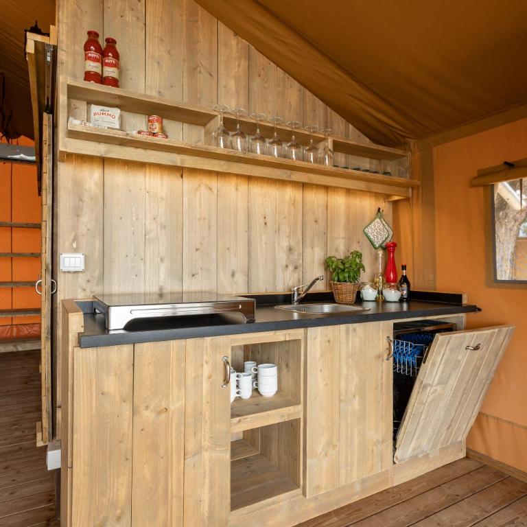 Village & Glamping Riva Blu - Großes Zelt mit Seeblick - 10