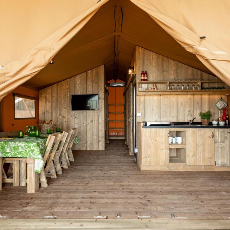 Village & Glamping Riva Blu - Großes Zelt mit Seeblick - 2