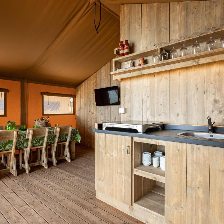 Village & Glamping Riva Blu - Großes Zelt mit Seeblick - 11