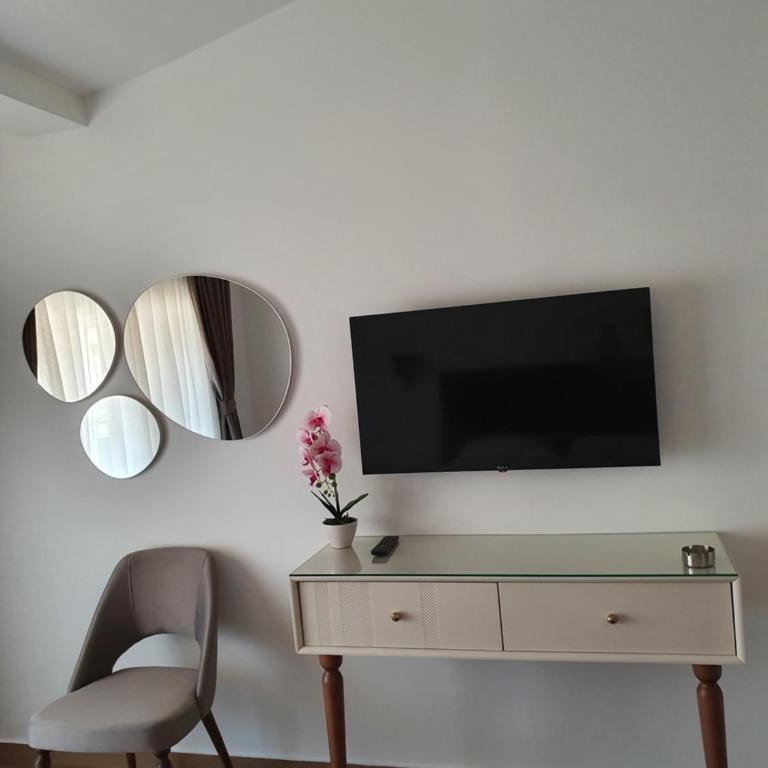 Apartments Boreta - Deluks Dvokrevetna soba sa Bračnim Krevetom, Balkonom i Pogledom na More - 9
