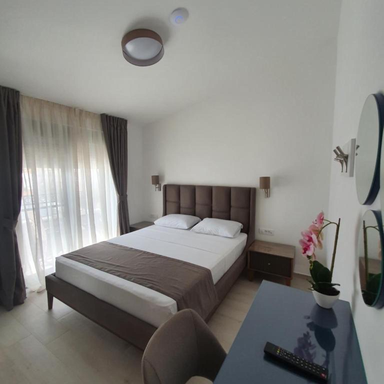 Apartments Boreta - Deluks Dvokrevetna Soba sa Bračnim Krevetom i Balkonom - 6