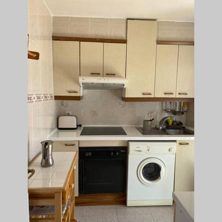 Playa a 50 metros solo para familias - Two-Bedroom Apartment - 4