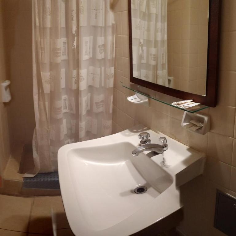 Crystal Hotel - Habitación Triple Estándar - 2