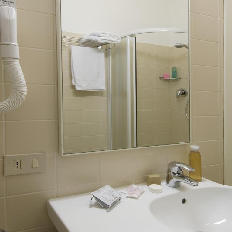 Hotel Nives - Double Room with Balcony - 3