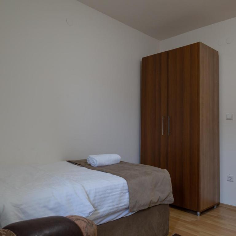 Sun Garden Sarajevo - Apartman sa Balkonom - 2