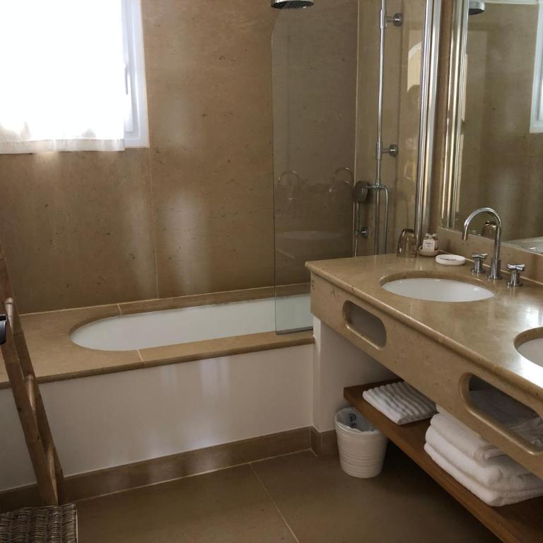Le Clos des Sept Palmiers - Chambre double supérieure au rez-de-chaussée - 15