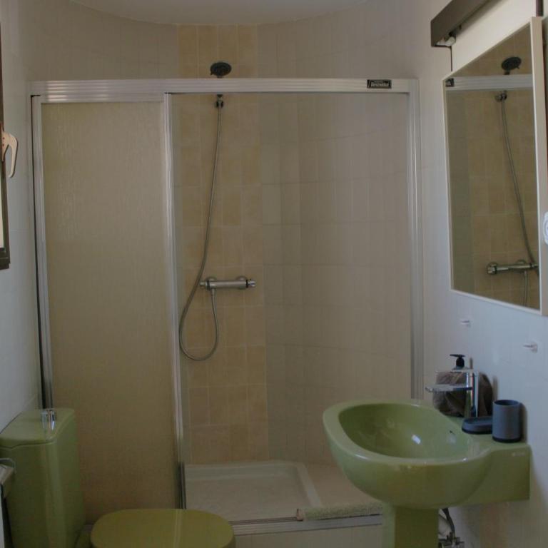 Villa de l'Ebre - Six-Bedroom House - 32