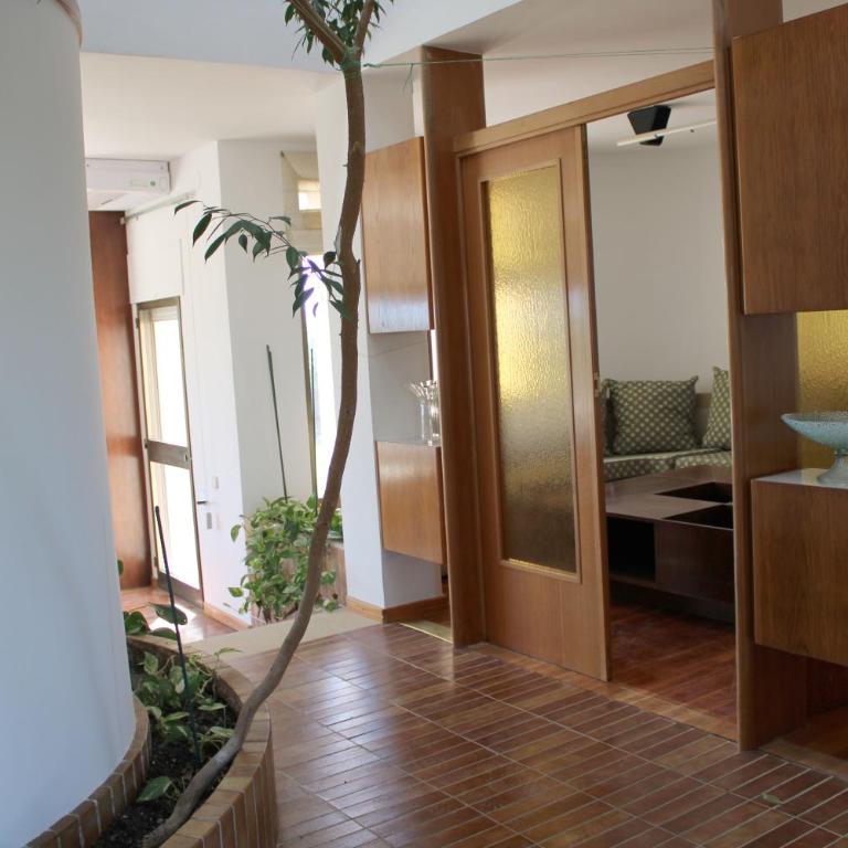 Villa de l'Ebre - Six-Bedroom House - 23