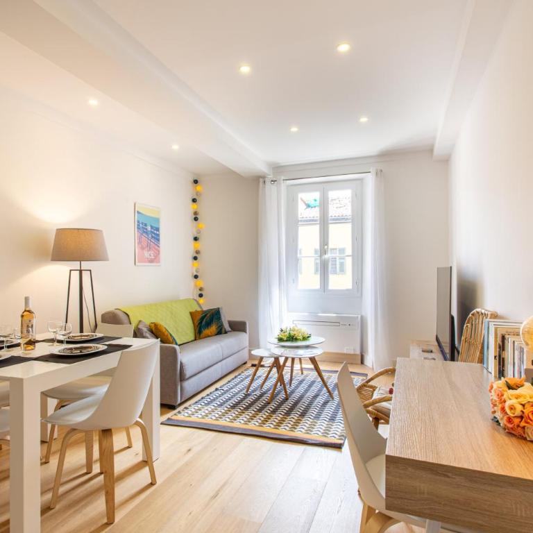 JJ8 - MAGNIFIQUE 3PIECES, ENTIEREMENT RENOVE, CLIM, VIEUX-NICE - Appartement 2 Chambres - 1